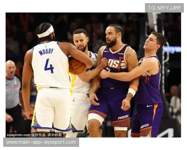 布克内线外线兼备,凤凰强势拿下比赛