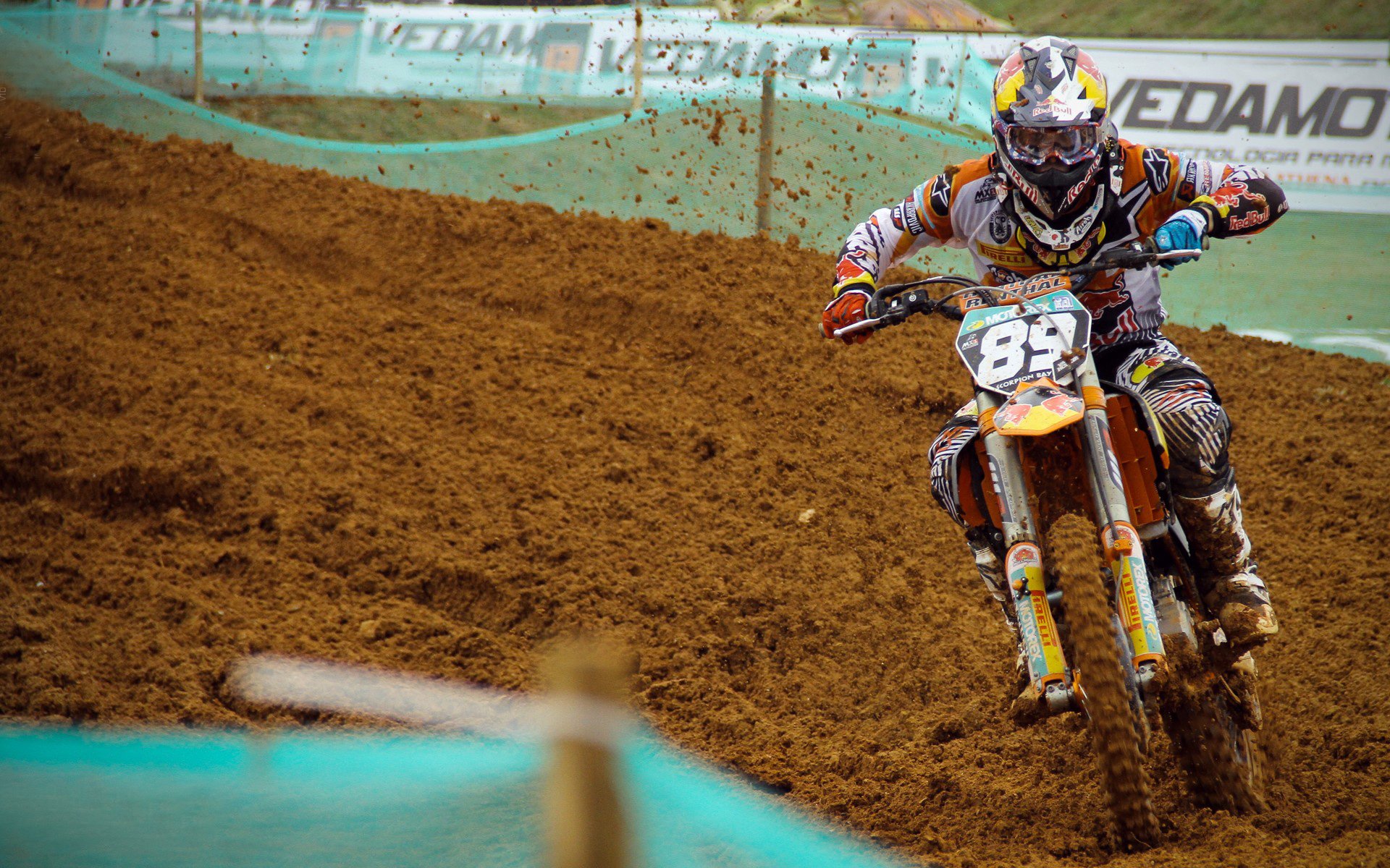 “足球+大健康”产业融合创新，推动全民体育与健康产业深度结合